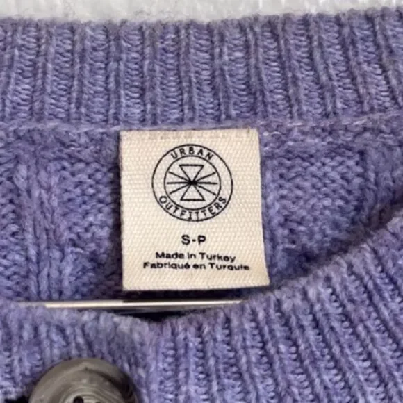 Urban Outfitters Cable Knit Cardigan in Purple Size SMALL - Picture 4 of 5